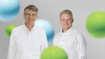 Achim Moritz (nalevo), produktový manažer, Fuel Cell Mobility Solutions a Per Wassén, generální ředitel PowerCell Sweden.